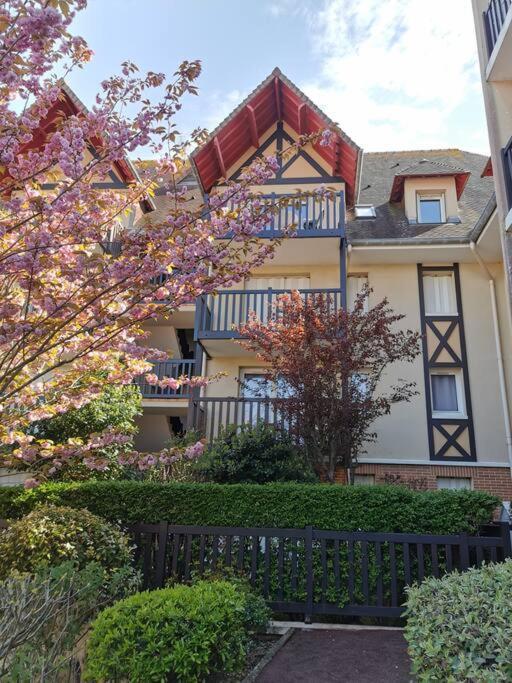 Cabourg Cosy, Appartement Refait A Neuf, 5 Min A Pied De La Mer 외부 사진