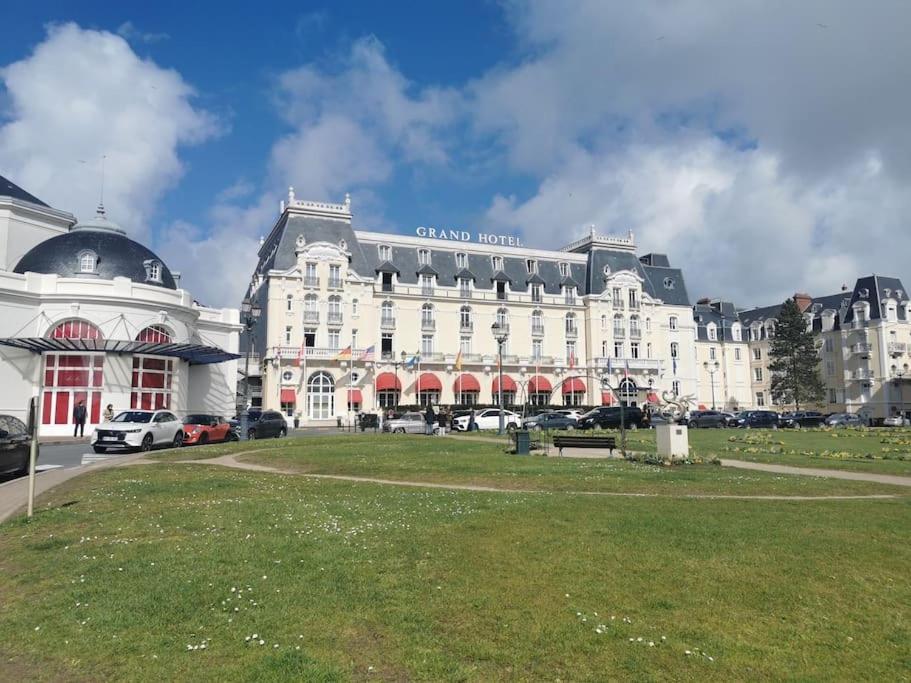 Cabourg Cosy, Appartement Refait A Neuf, 5 Min A Pied De La Mer 외부 사진